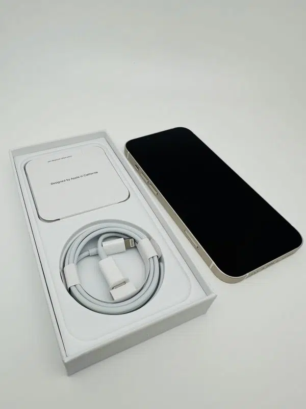 iPhone 13 256GB blanco estrella reacondicionado componentes originales